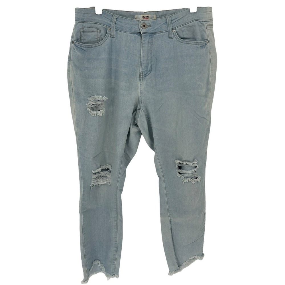 California Vintage Women's Size 14 Light Wash Distressed Ripped Frayed Hem Jeans